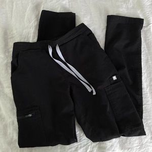 Figs Women’s yola skinny scrub pants in XS black